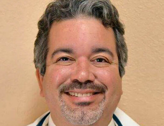Dr. Carlos Alexis Estrella